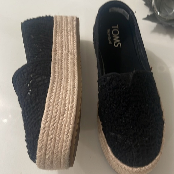 Toms Shoes - Toms Valencia Platform Espadrille black Crochet Lace size 6